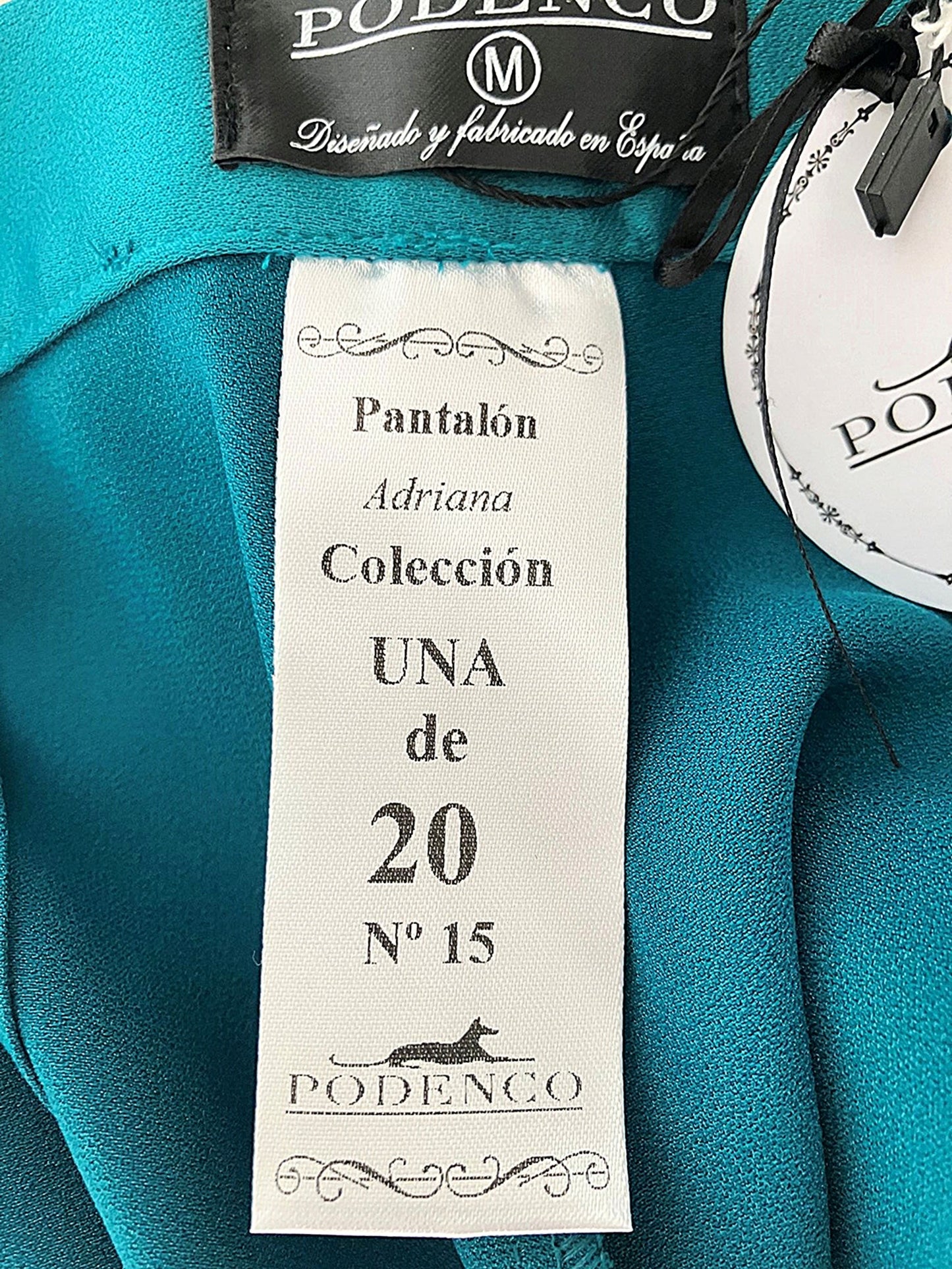 Pantalón buggy Adriana – Elegancia fluida en verde esmeralda