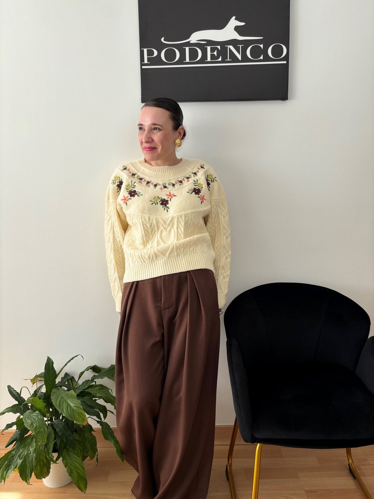 Jersey de flores bordadas