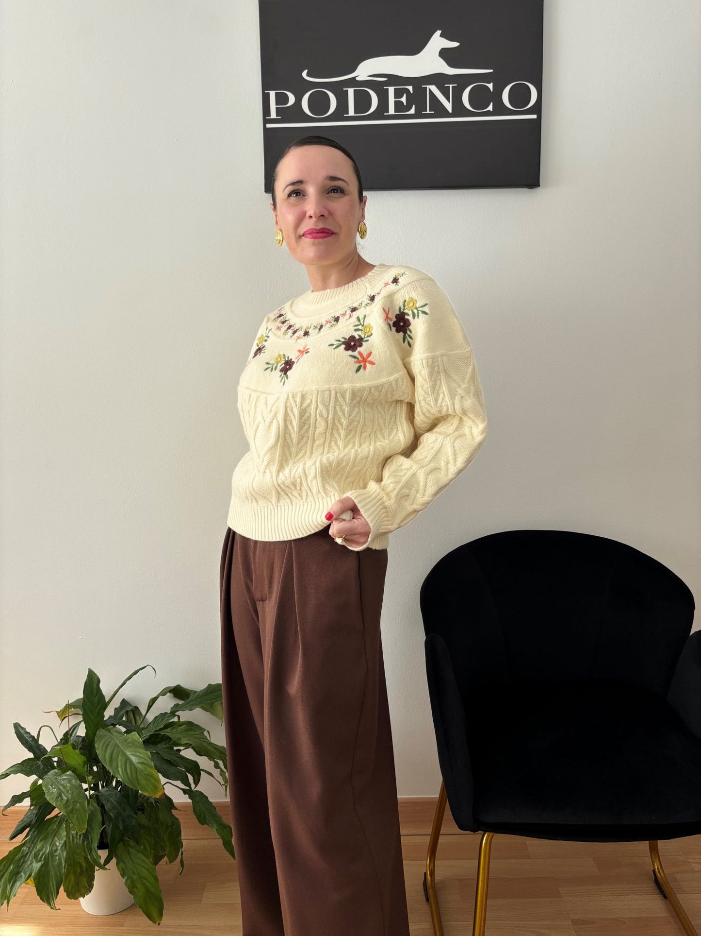 Jersey de flores bordadas