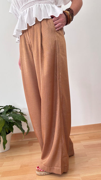 Pantalón Adara – Elegancia fluida que estiliza sin marcar